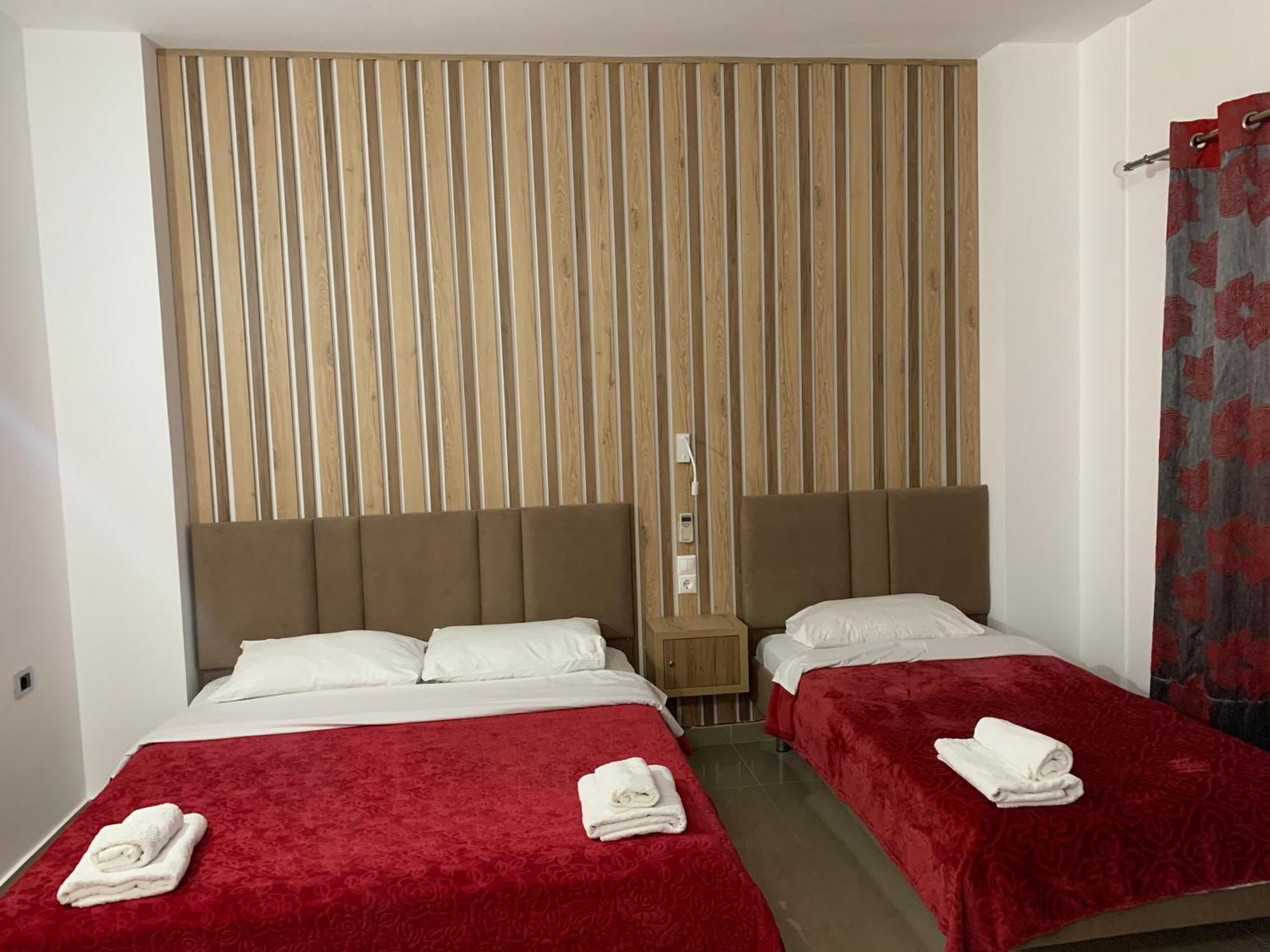 Hotel Piazza Sarande Exterior photo